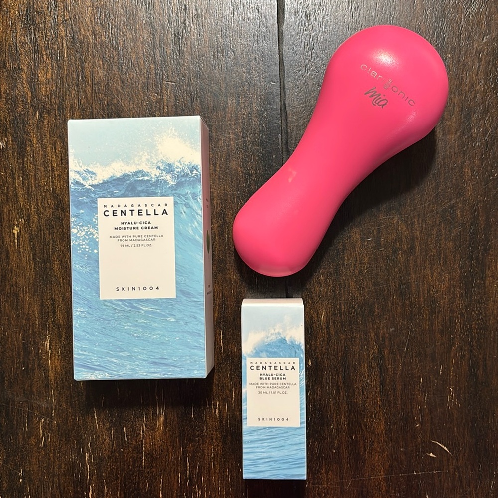 Hot Pink Clarisonic Mia 🩷 with Charger and Extra-Special Skincare Gift! - Picture 8 of 12